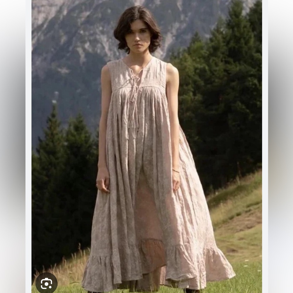 NWT Daughters of India Ishya Gown in Soft Mushroom 🍄‍🟫 SIZE XS